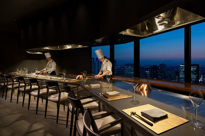 Shinjuku After Dark: Ninja Show & Teppanyaki with a View