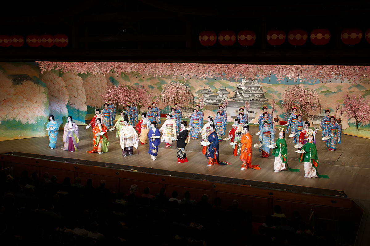 Special Tour :: Kyoto Special Experience with Geiko at Cherry-blossom ...